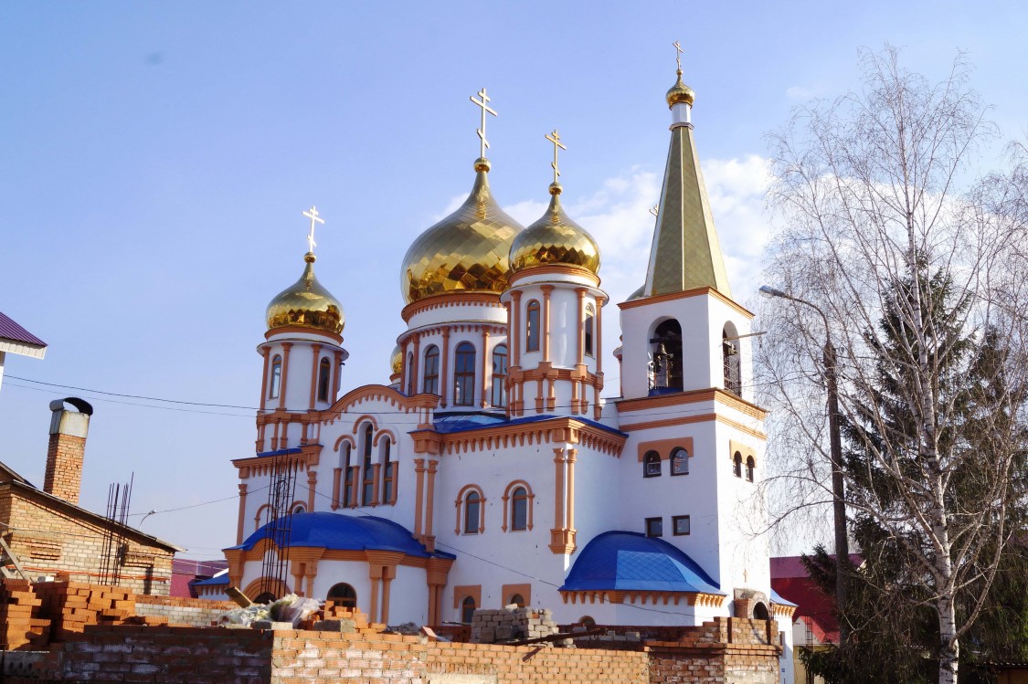 Где в стерлитамаке можно. Свято-Никольский кафедральный собор, г.Стерлитамак. Свято Никольский кафедральный собор Стерлитамак. Храм Николая Чудотворца Стерлитамак. Никольский кафедральный собор Камышин.