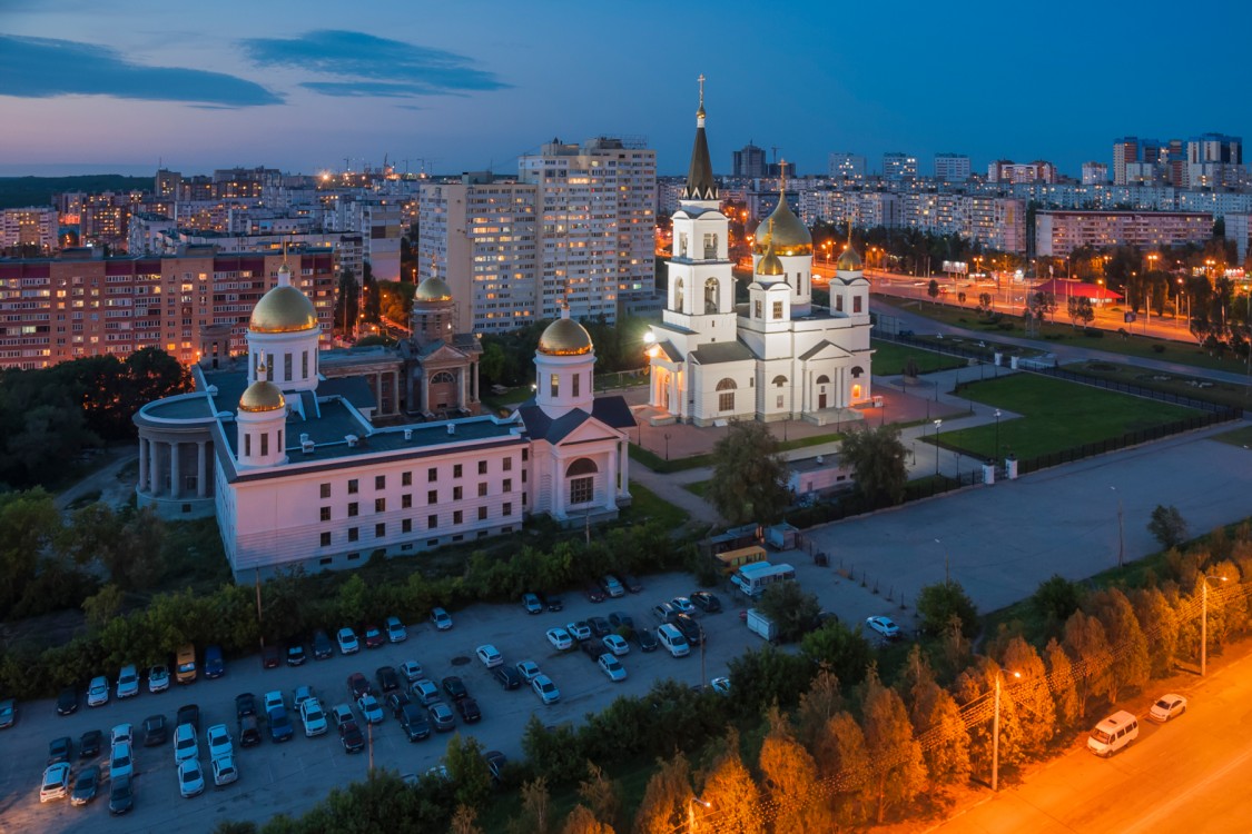 Фото в самаре адреса. Барбошина Поляна Самара. Барбошина Поляна храм. Собор Кирилла и Мефодия Самара. Барбошина Поляна Самара Церковь.