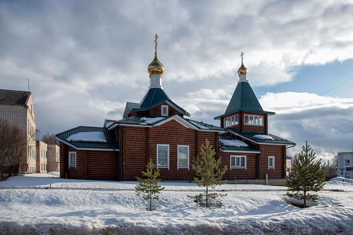 Церковь поселка новый. Храм Молоково Тверская. Церковь село Молоково Тверская область.