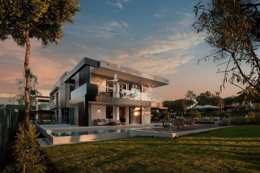 Moradia T5 para Venda em Almancil