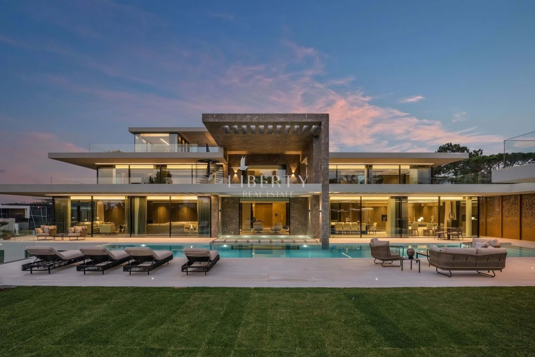 Moradia T7 para Venda em Almancil