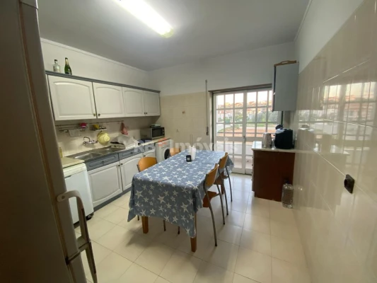 Apartamento T2 para Venda em São João Baptista e Santa Maria dos Olivais
