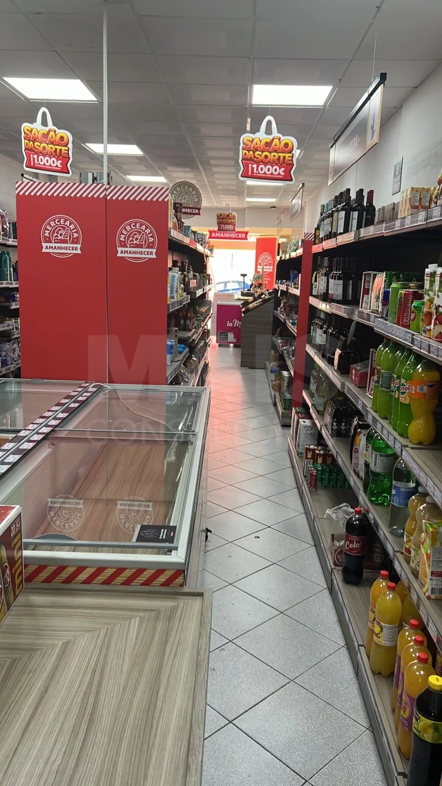 Loja para Venda em Póvoa de Santa Iria e Forte da Casa