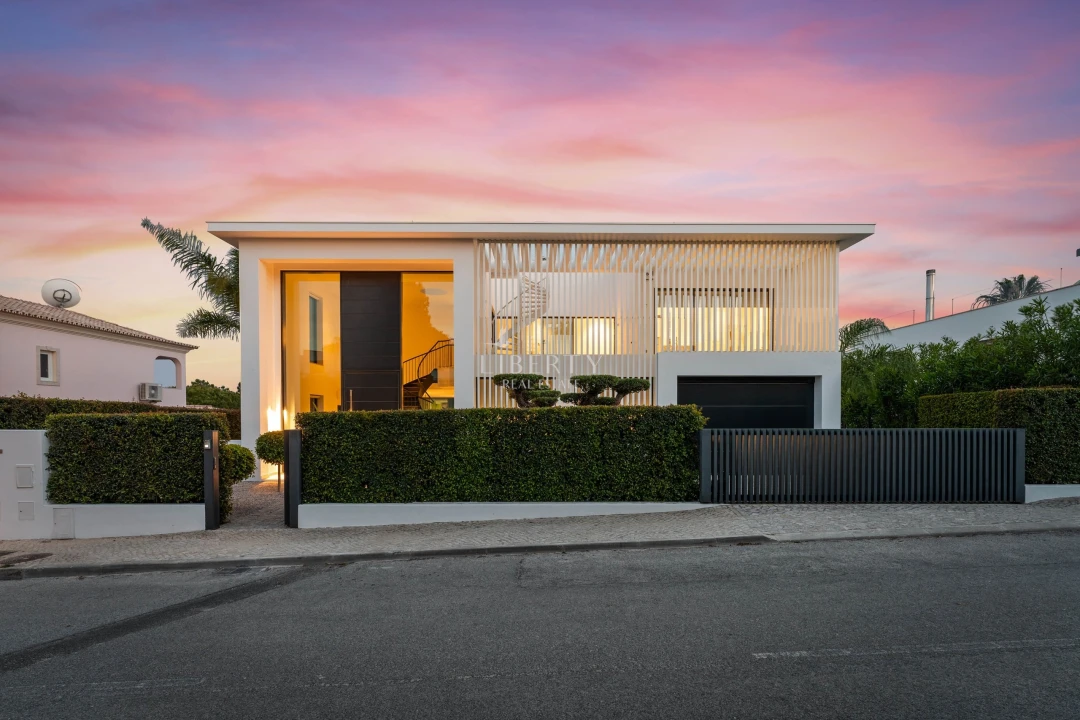 Moradia T5 para Venda em Almancil