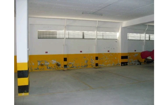 Garagem para Arrendamento em Lagos (São Sebastião e Santa Maria)