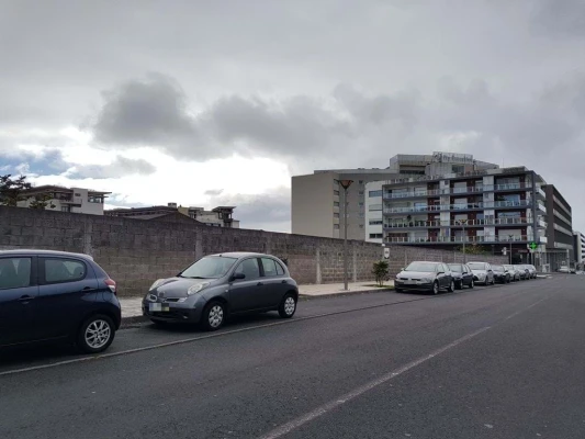 Terreno para Venda em Ponta Delgada (São Pedro)