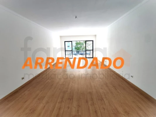 Apartamento T2 para Arrendamento em Oeiras e São Julião da Barra, Paço de Arcos e Caxias