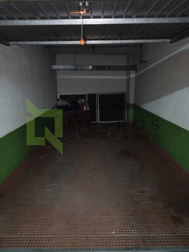 Garagem para Venda em Almada, Cova da Piedade, Pragal e Cacilhas