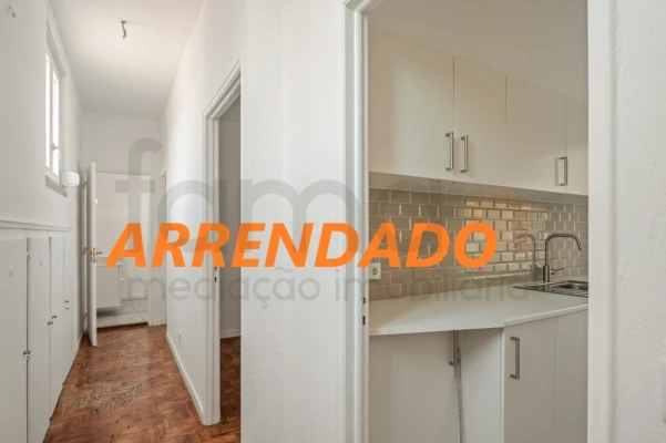 Apartamento T2 para Arrendamento em Queluz e Belas