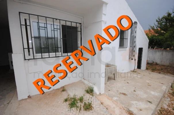 Apartamento T2 para Arrendamento em Carcavelos e Parede