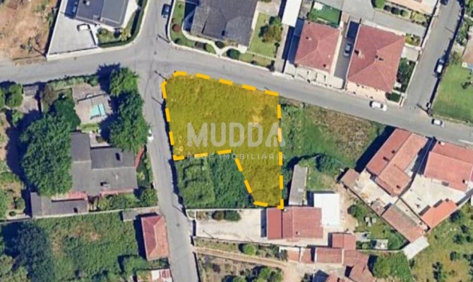 Terreno para Venda em Vila de Cucujães