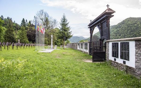 Valea-Uzului.jpg