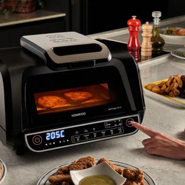 قلاية هوائية متعددة الوظائف من KENWOOD - سعة 8 لتر - استطاعة 1900 واط - شاشة رقمية مع 8 برامج و4 مستويات للشوي - GHF40.000BK