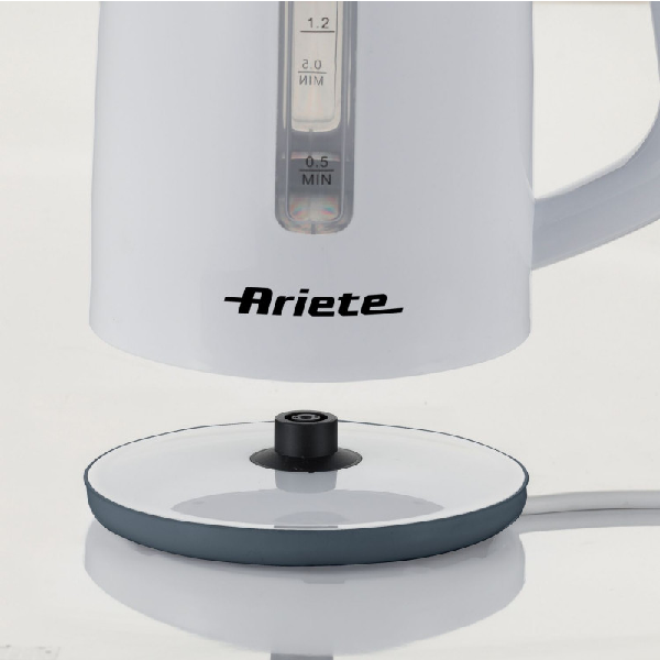 ابريق تسخين كهربائي Ariete - بلاستيك أبيض - قاعدة منفصلة - سعة 1.7 لتر - استطاعة 2200W