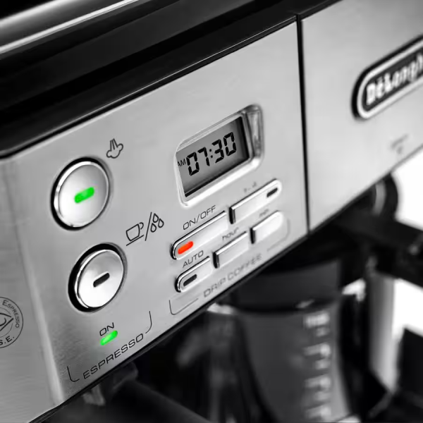 ماكينة قهوة Delonghi كومبو - إسبريسو وكابوتشينو + قهوة أمريكية - شاشة ديجيتال - 15 بار - 10 فناجين - كروم - 1750W