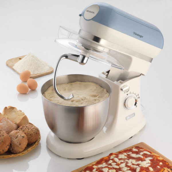 عجانة Ariete - حوض 5.5 لتر - 7 سرعات - لون كريم أو أزرق - استطاعة 600W
