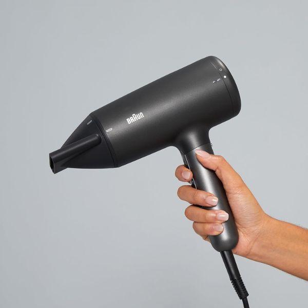 سيشوار ومصفف الشعر من Braun - مزود ب 2 من الملحقات - 3 مستويات حرارة مع هواء بارد - استطاعة 2100 واط - BRHD425SDE