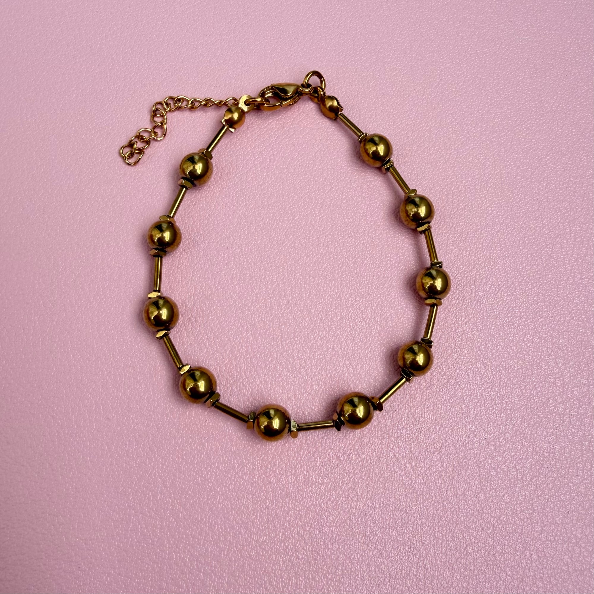 Narukvica od zlatnog hematita