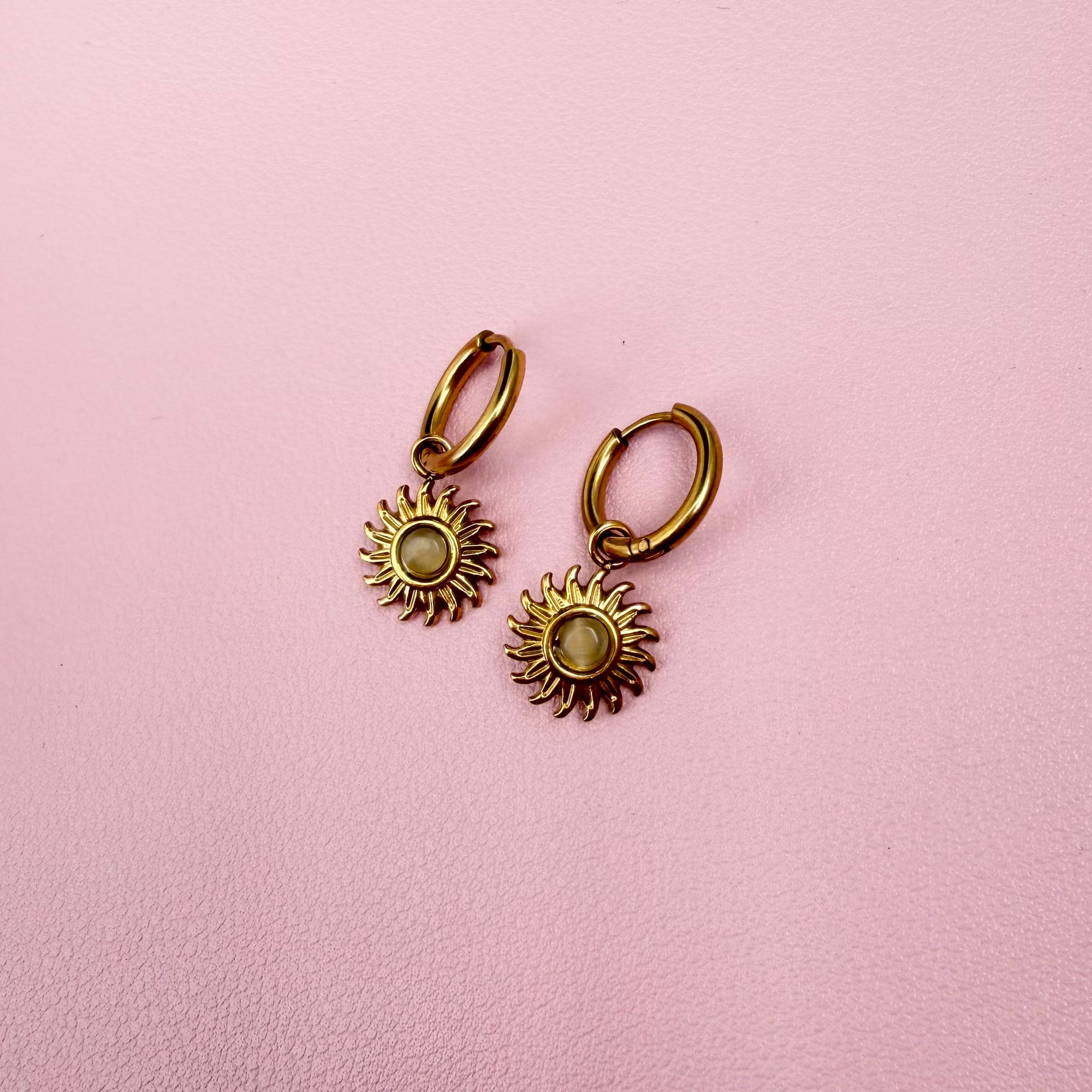 Zlatne alke od čelika sa priveskom sunce (2u1 model)