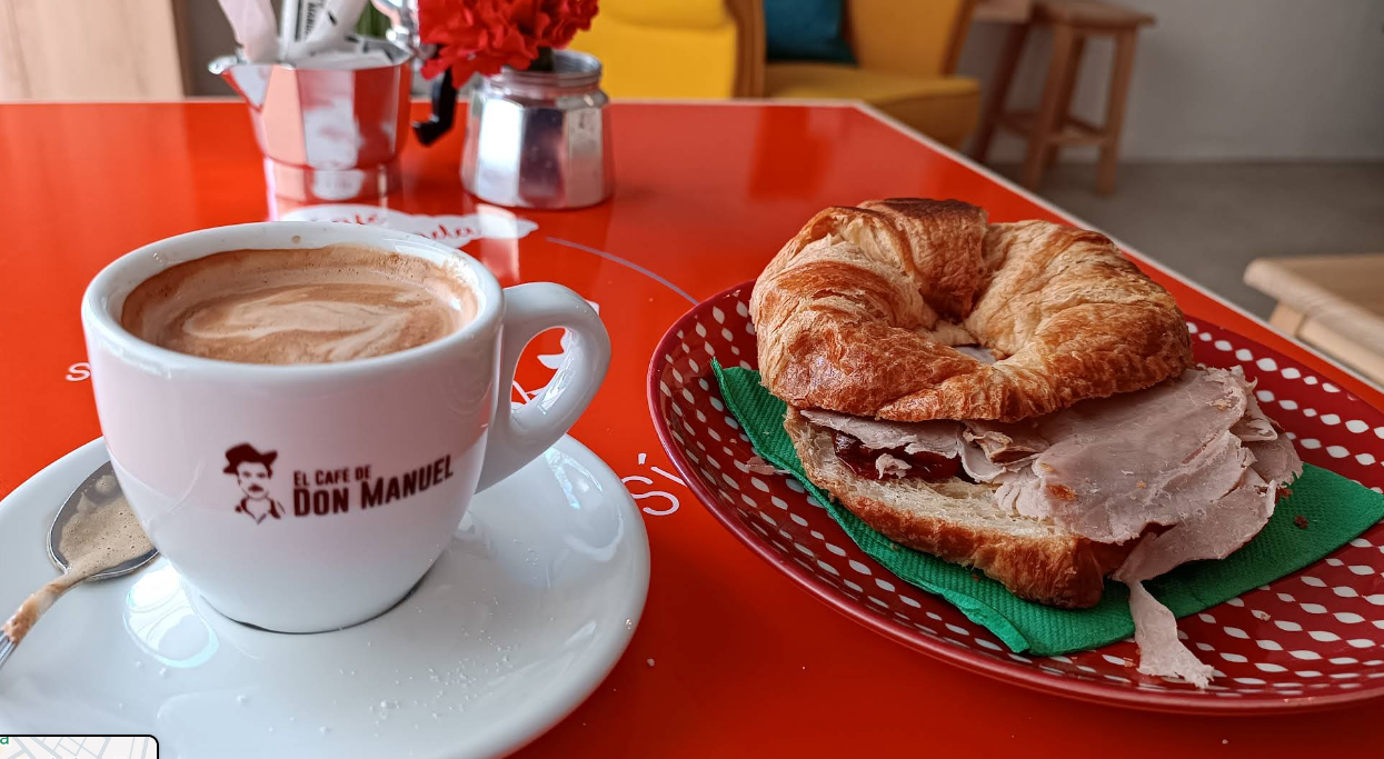 Aquí, Sí - Café y Merienda
