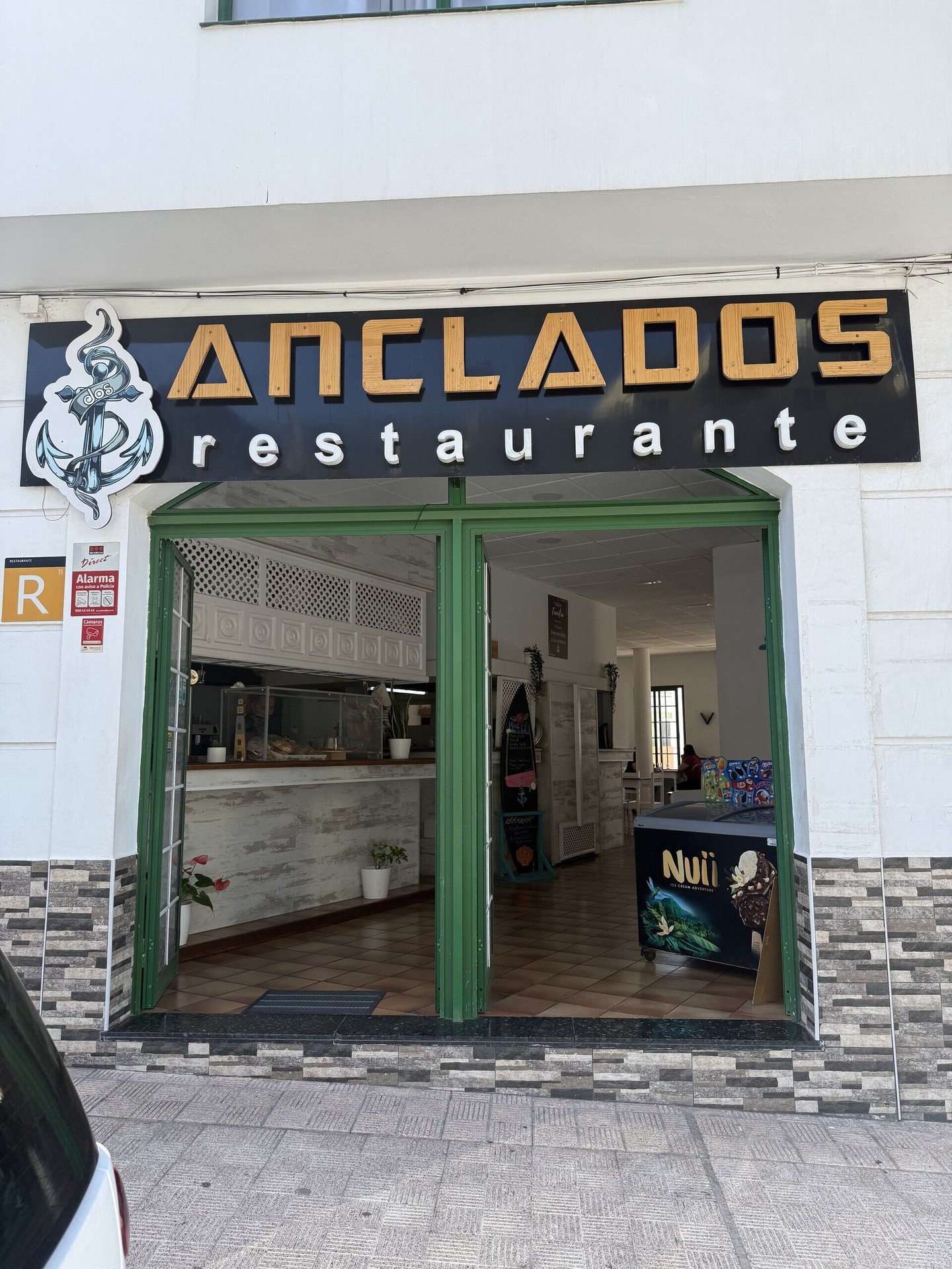 Anclados