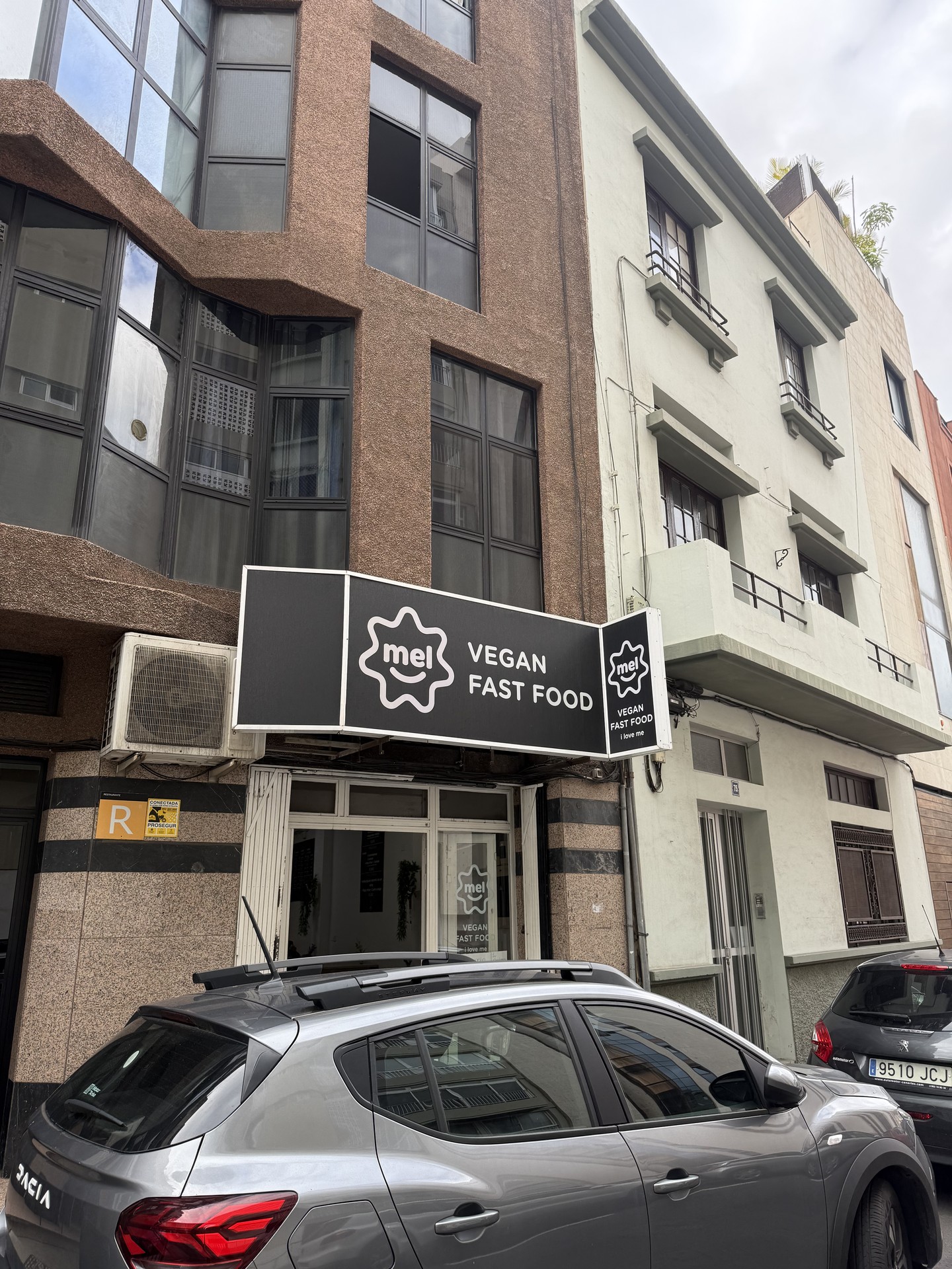 Mel Vegan Fast Food (La Marina)