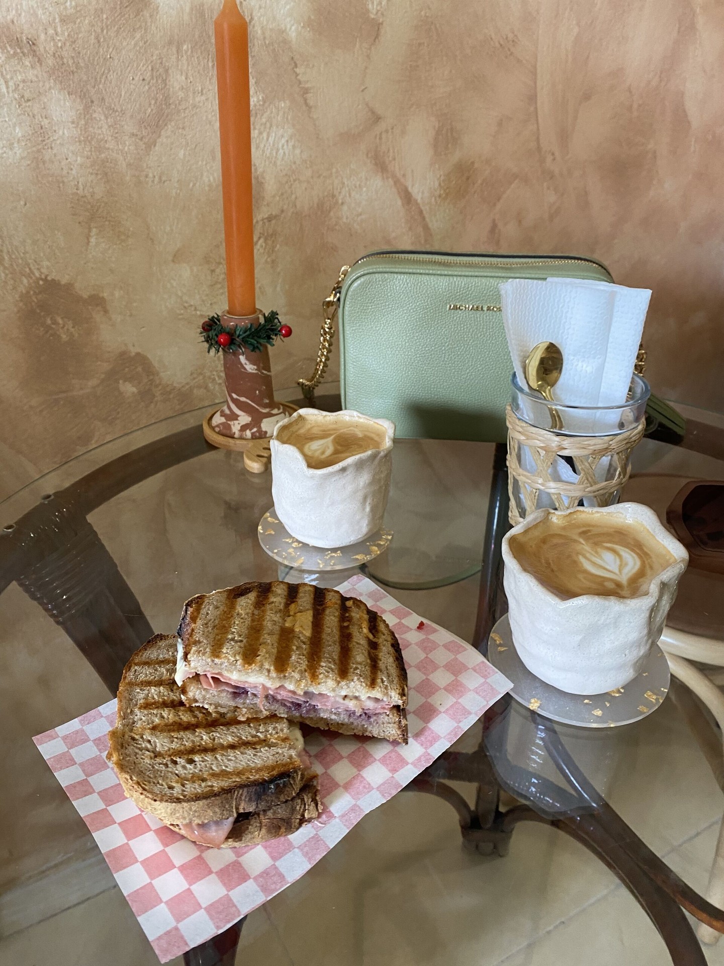 La Neverita Coffee - Yoga & Barre