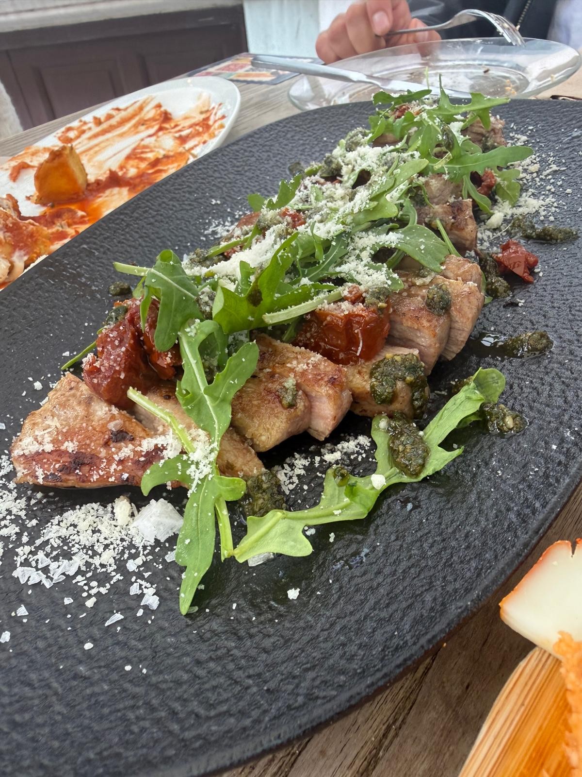 Restaurante Dios los cria... y el viento los amontona