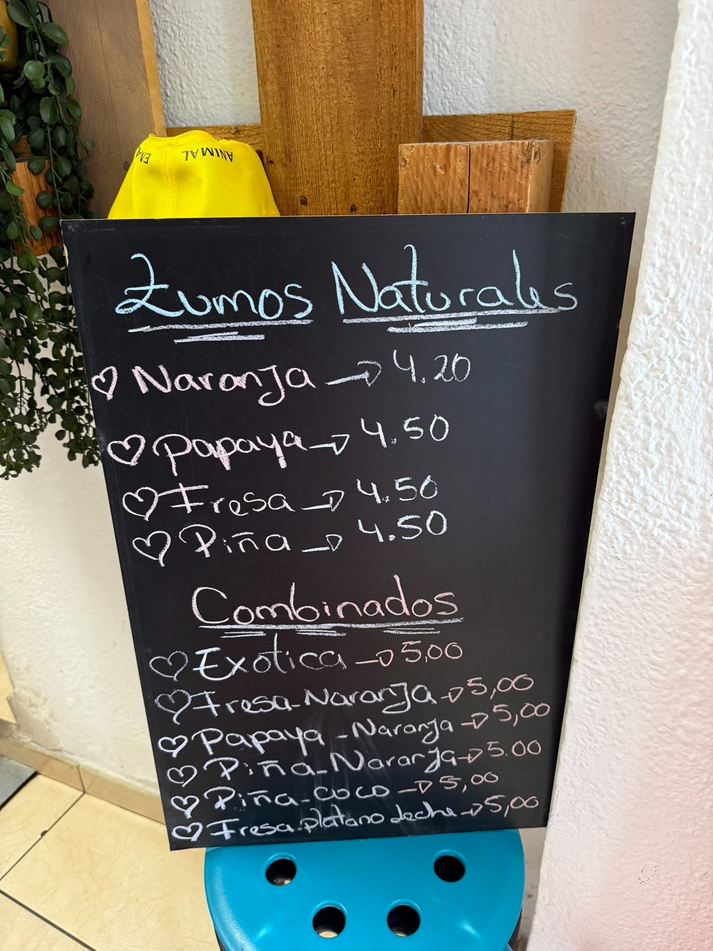 La Casa Abajo