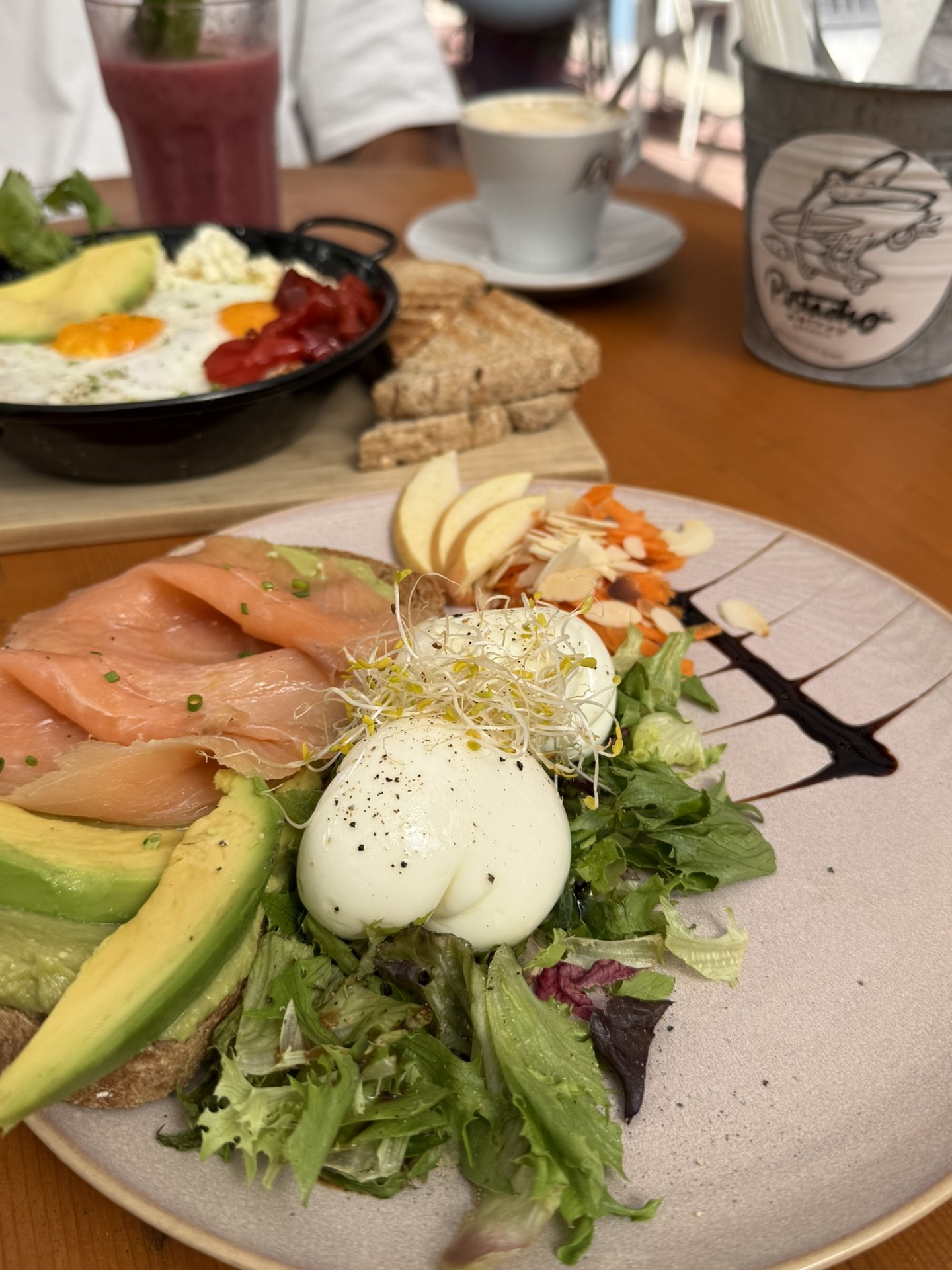 Pistacho coffee brunch