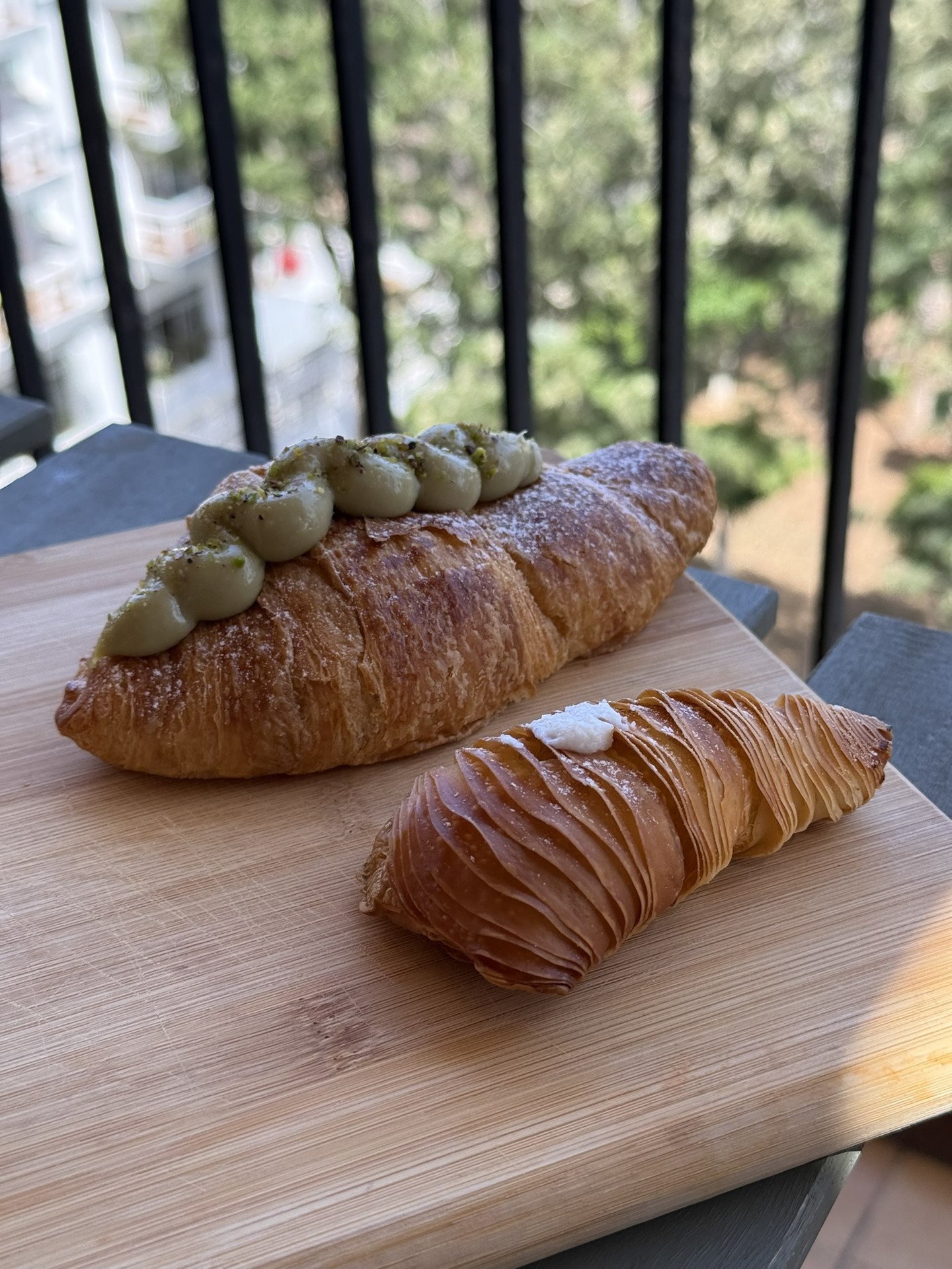Licia Bakery & A(more)