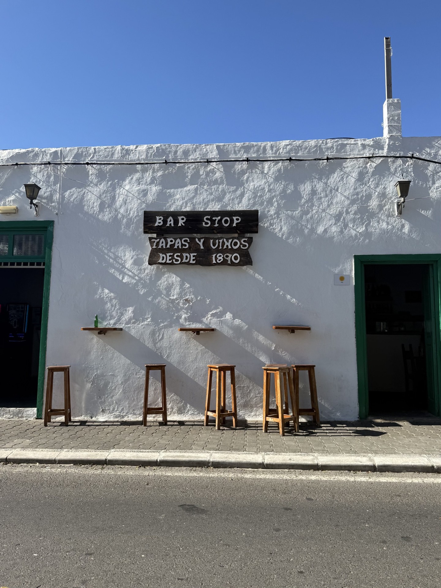 Bar Stop