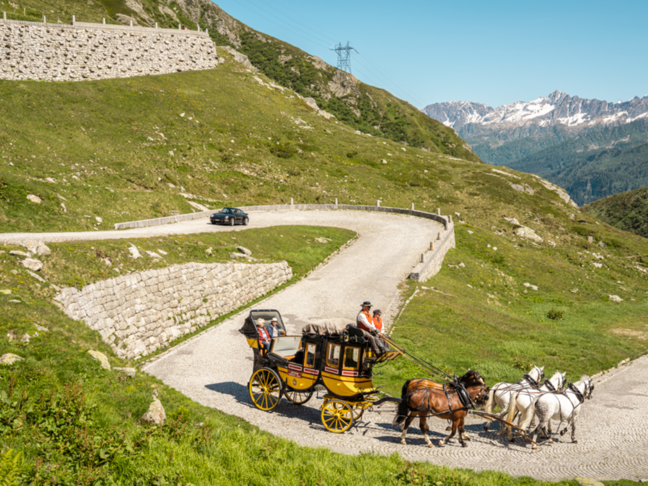 Postauto Airolo Tremola