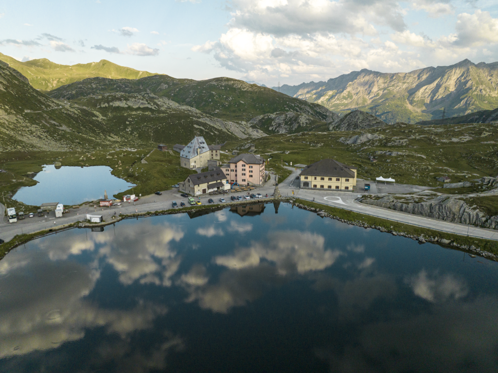 Postauto Gotthard Pass