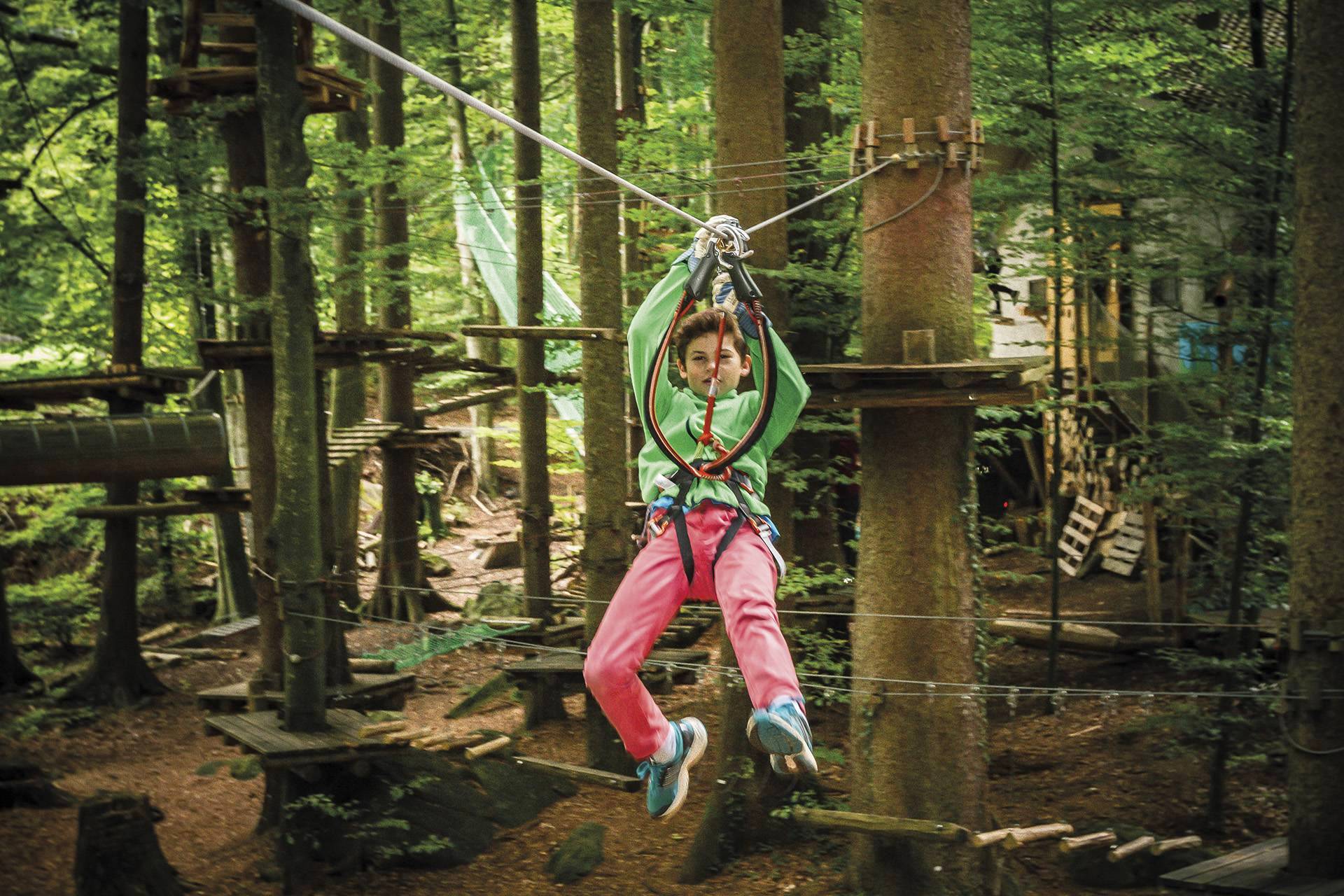 Familie Ausflug Schweiz Seilpark Interlaken