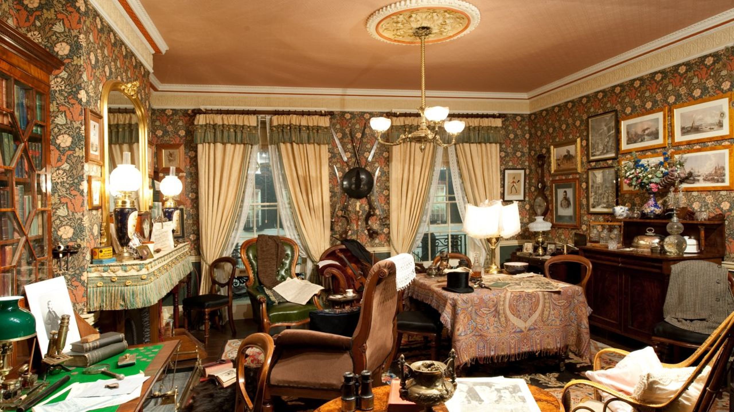 Meiringen und Hasliberg Sherlock Holmes Museum innen Wohnraum