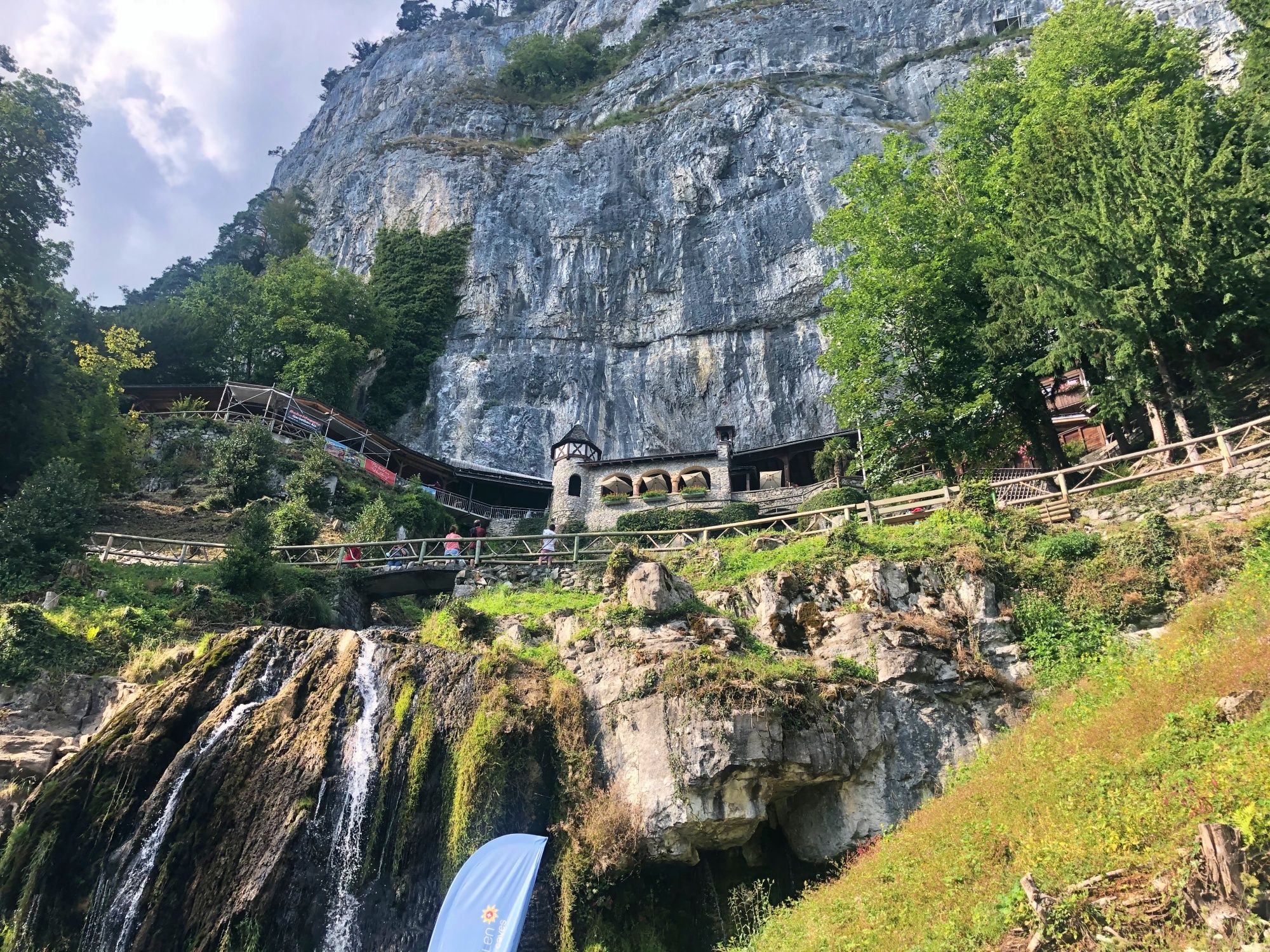 Beatushöhlen