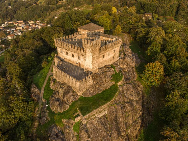Tessin Sasso Corbaro