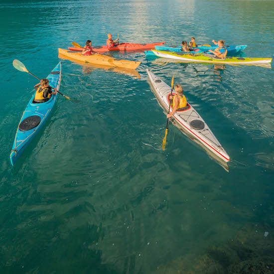 Familie Ausflug Schweiz Kajak Familie Brienzersee