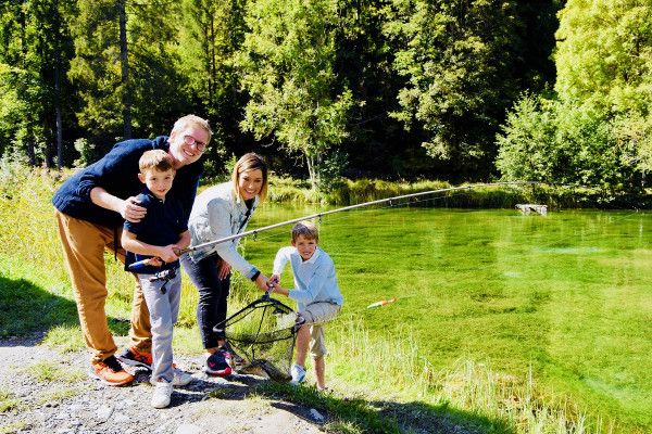 Familie Ausflug Schweiz Fischen Gstaad