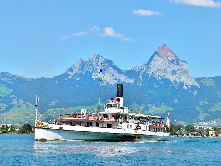 Familie Ausflug Schweiz Dampfschiff Gallia Vierwaldstättersee - SGV