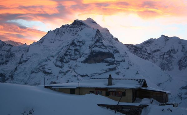 Schilthorn Schilthornhütte im Winter