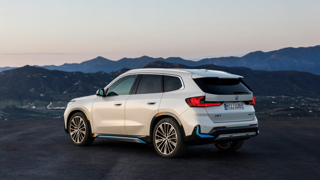 BMW iX1