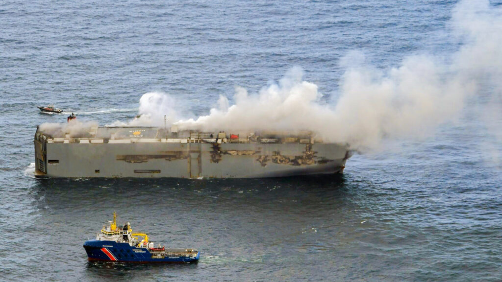 Elbil brinner rolls-royce