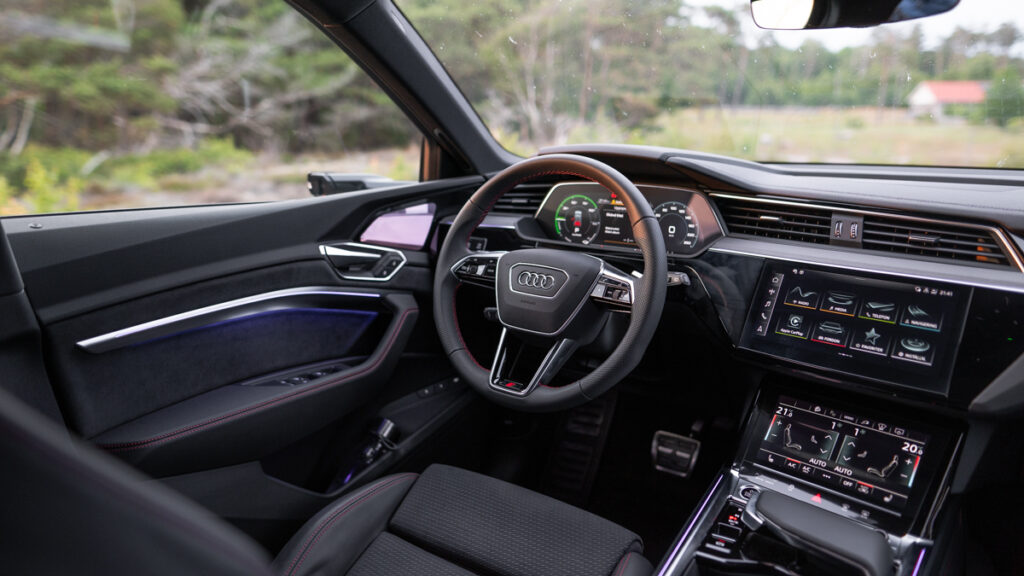 Audi Q8 e-tron interiör