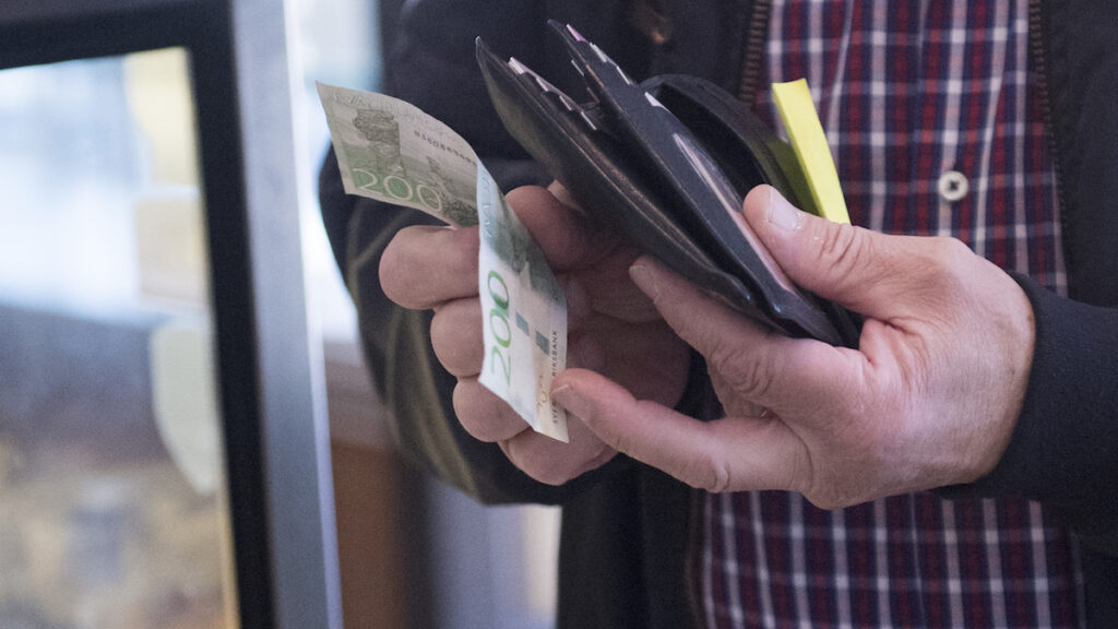 Kontant - för att lura partnern