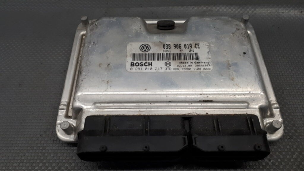 0281010217 sterownik silnika  VW PASSAT B5 1.9 TDI