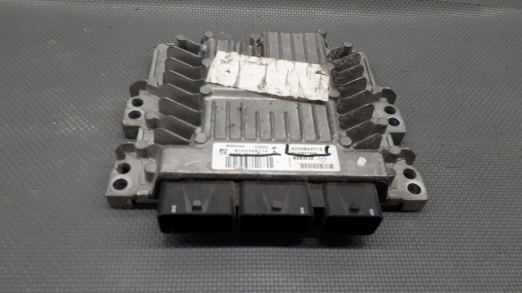 8200843713 komputer  Renault SCENIC II 1,5 DCI