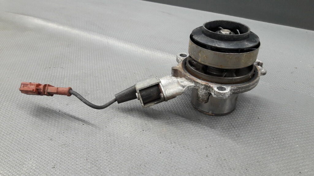 110157801kt pompa wody VW Passt b8 Diesel