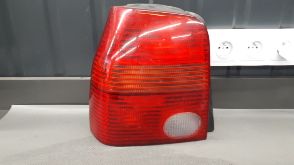 38030748 Lampa lewy tyl VW Lupo Arosa 01R